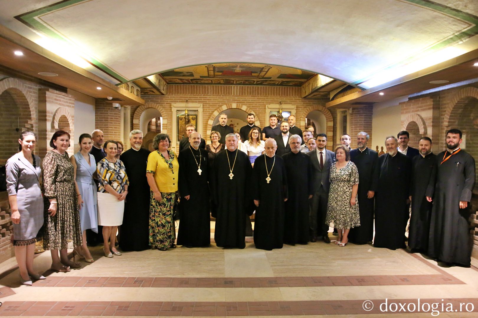Depunerea jurământului de credință față de Biserică a dr. Andrei Irina / Foto: Flavius Popa