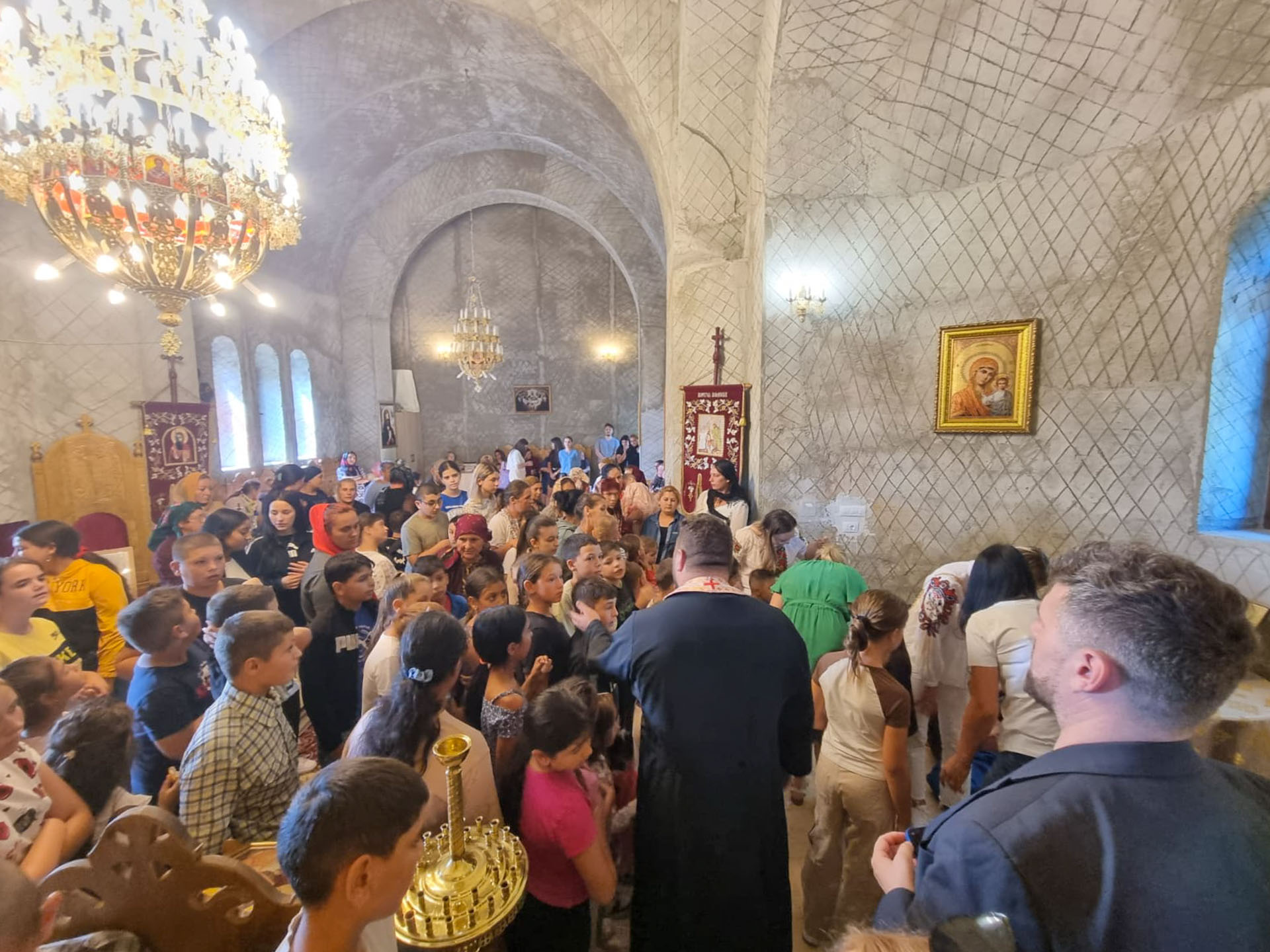 „Un ghiozdan pentru fiecare”, în Parohia Pietriș