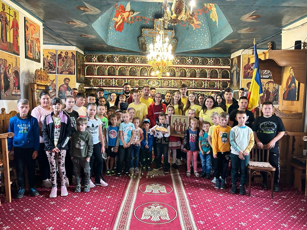 Tabăra din Pridvorul Satului la Parohia Podolenii de Jos