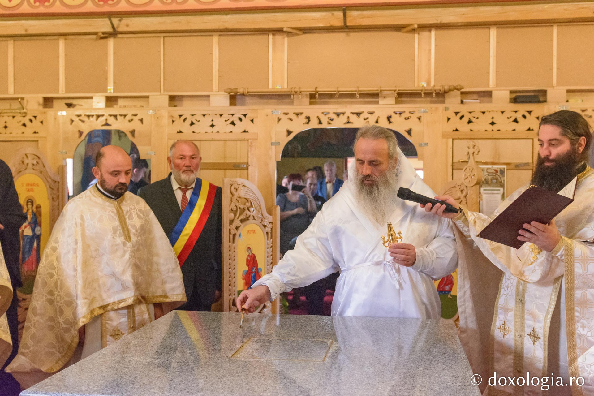 IPS Teofan, prezent la slujba de sfințire