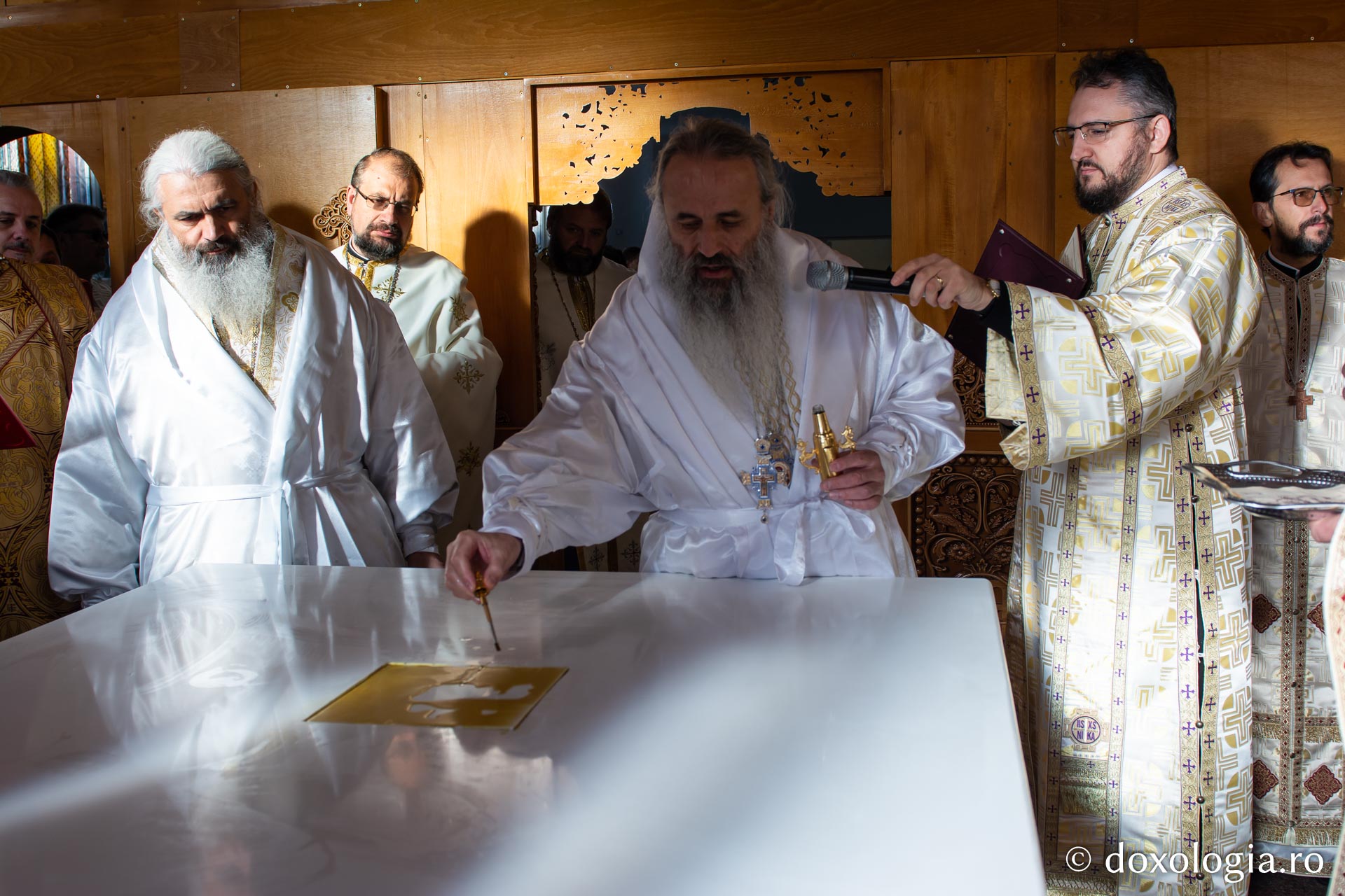 IPS Teofan, alături de PS Antonie la slujba de sfințire