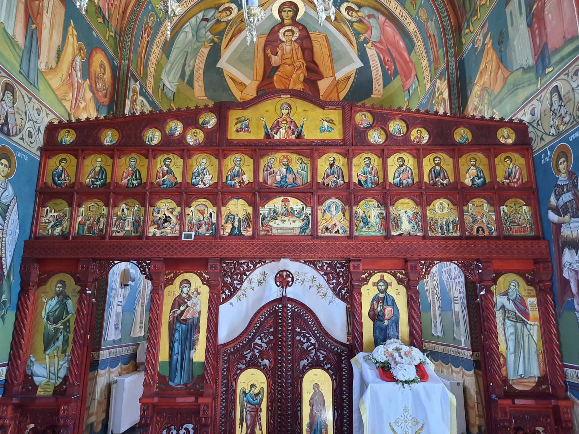 Catapeteasmă de biserică ortodoxă