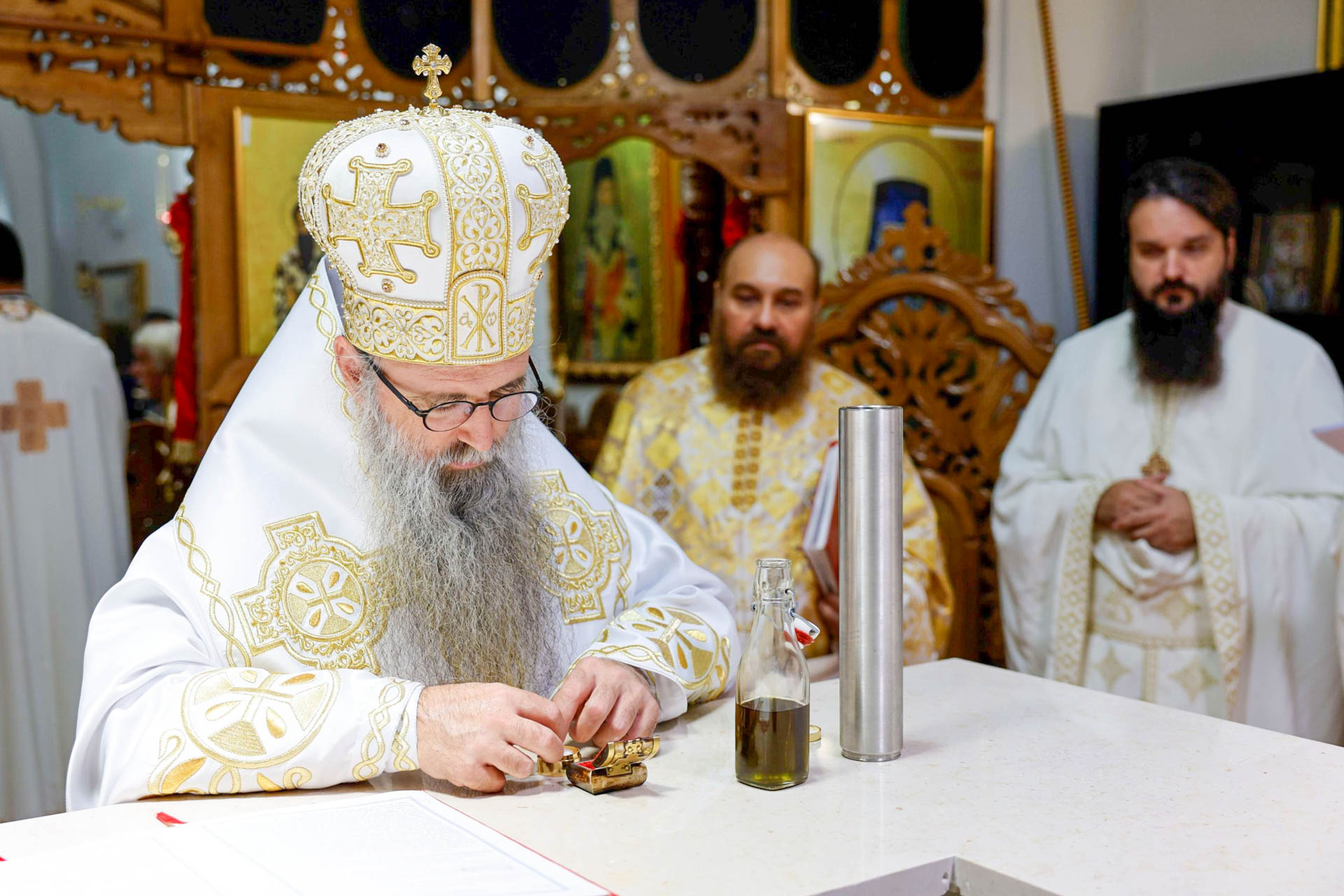 Sfințirea Centrului Pastoral Ortodox Român din Bari / Foto: theofania.ro PS Siluan