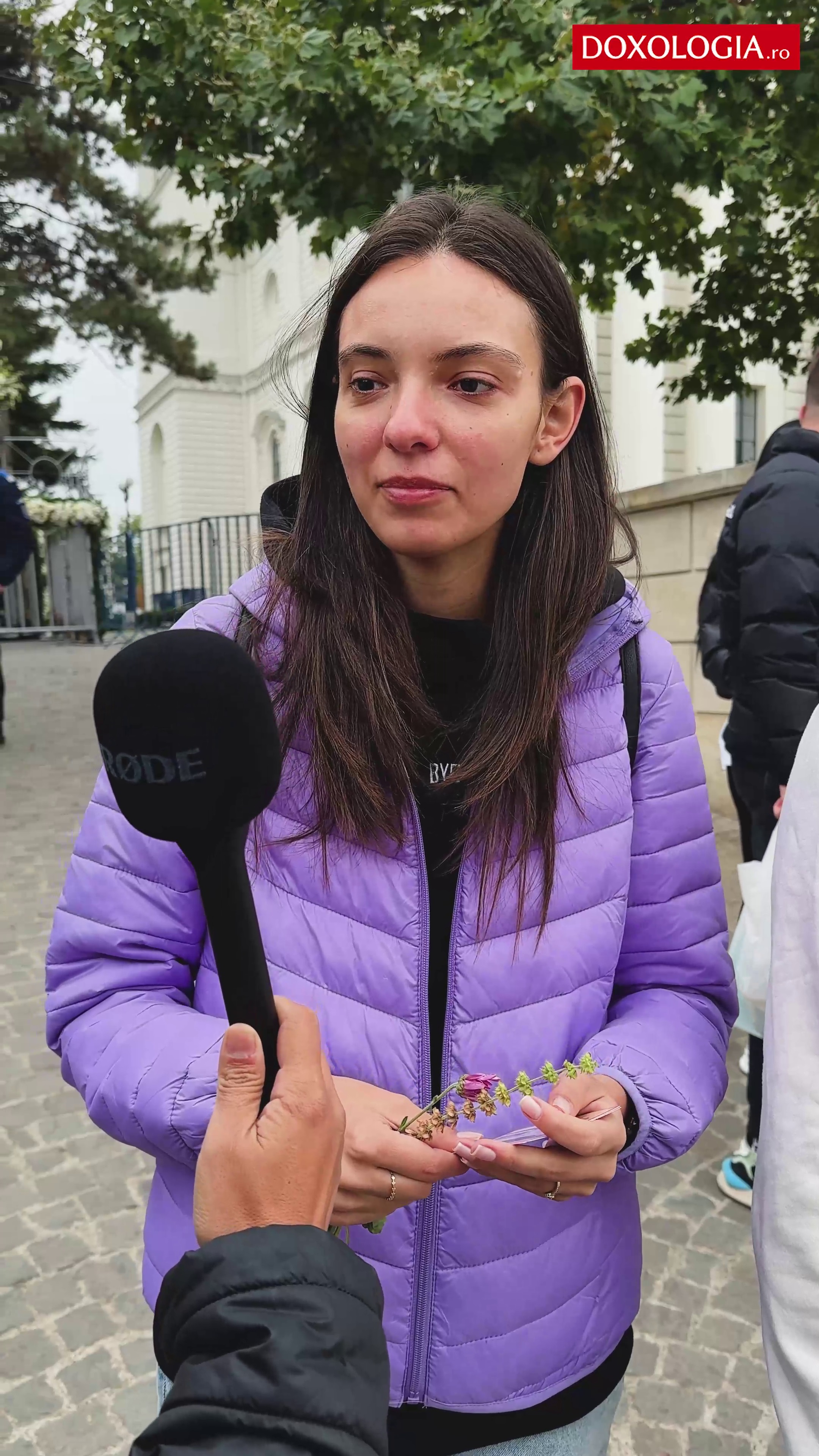 (Video) Trăiri la racla Sfintei Parascheva: plângi un pic, te rogi din tot sufletul și mulțumești