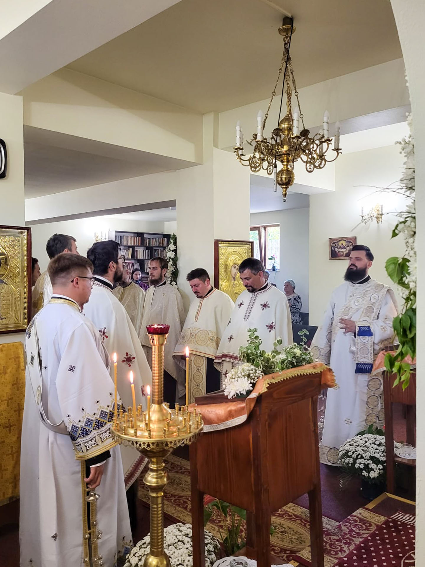 Hramul Parohiei Pietrărie Sobor de slujitori