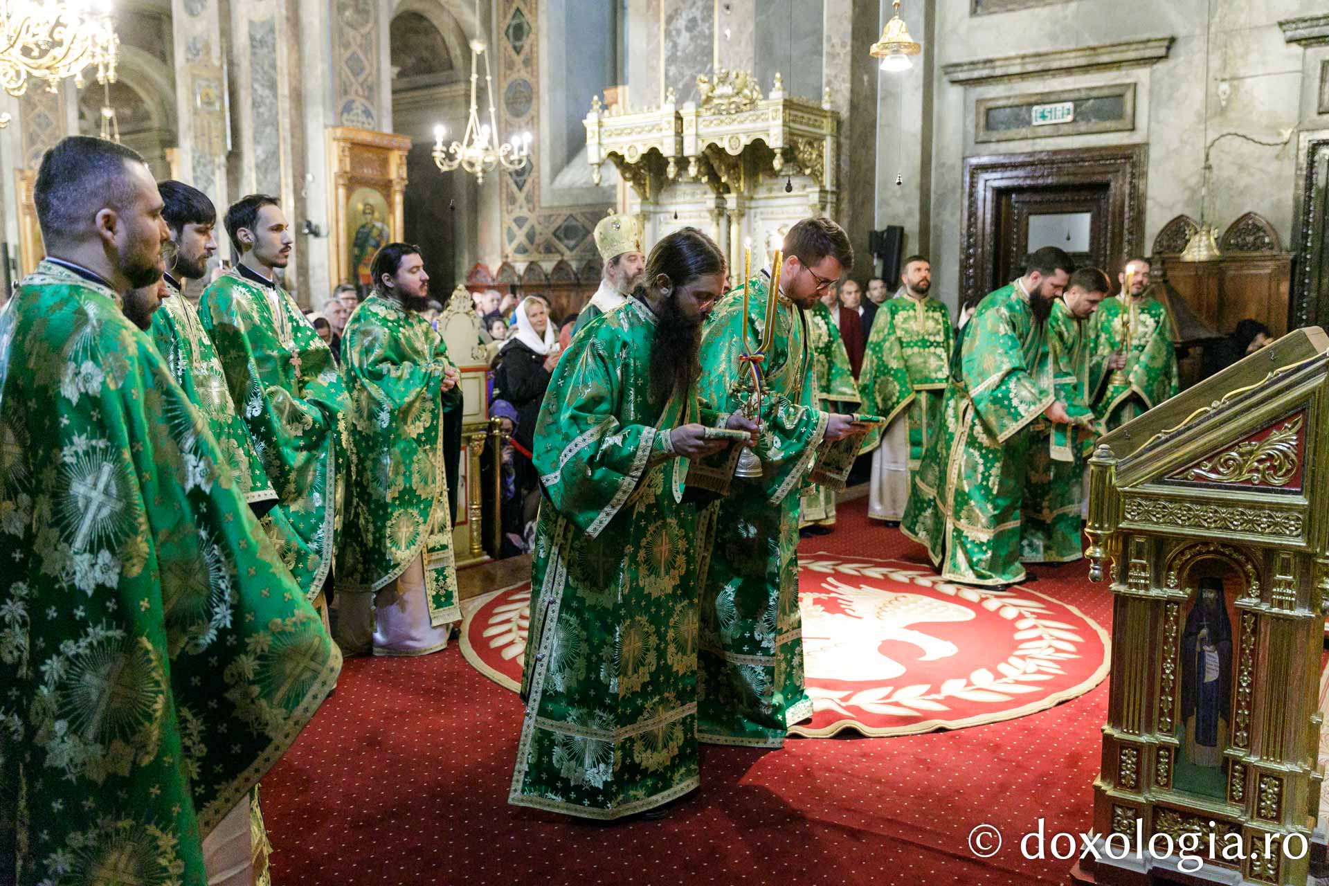 PS Nichifor Botoșăneanul a slujit la Catedrala Mitropolitană