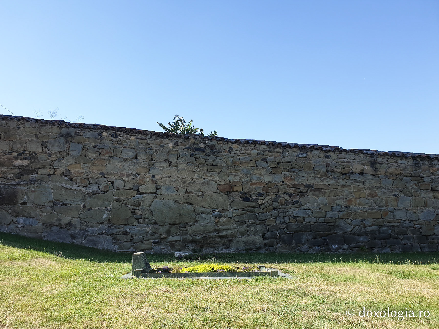 Locul unde a fost înmormântat Sfântul Gavriil Mărturisitorul / Foto Magda Buftea Locul unde a fost înmormântat Sfântul Gavriil Mărturisitorul
