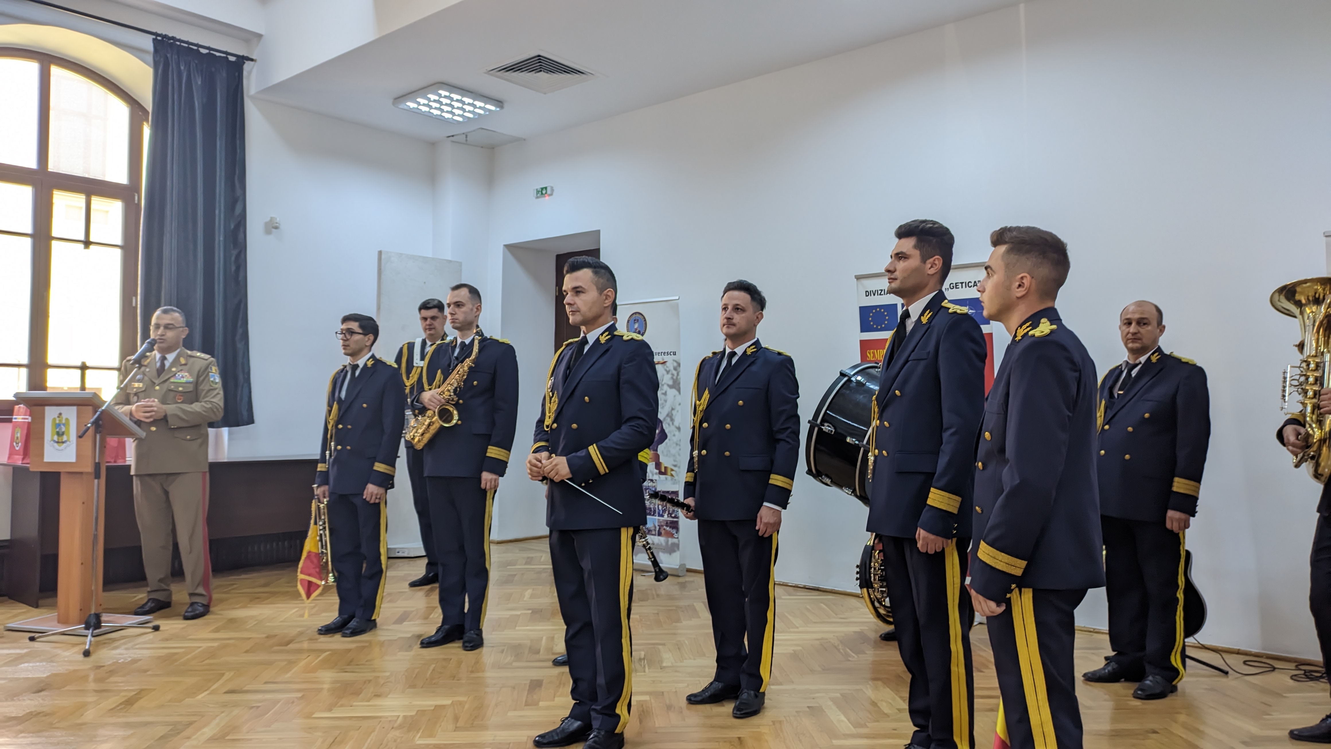 Moment festiv dedicat poetului Emil Niculescu