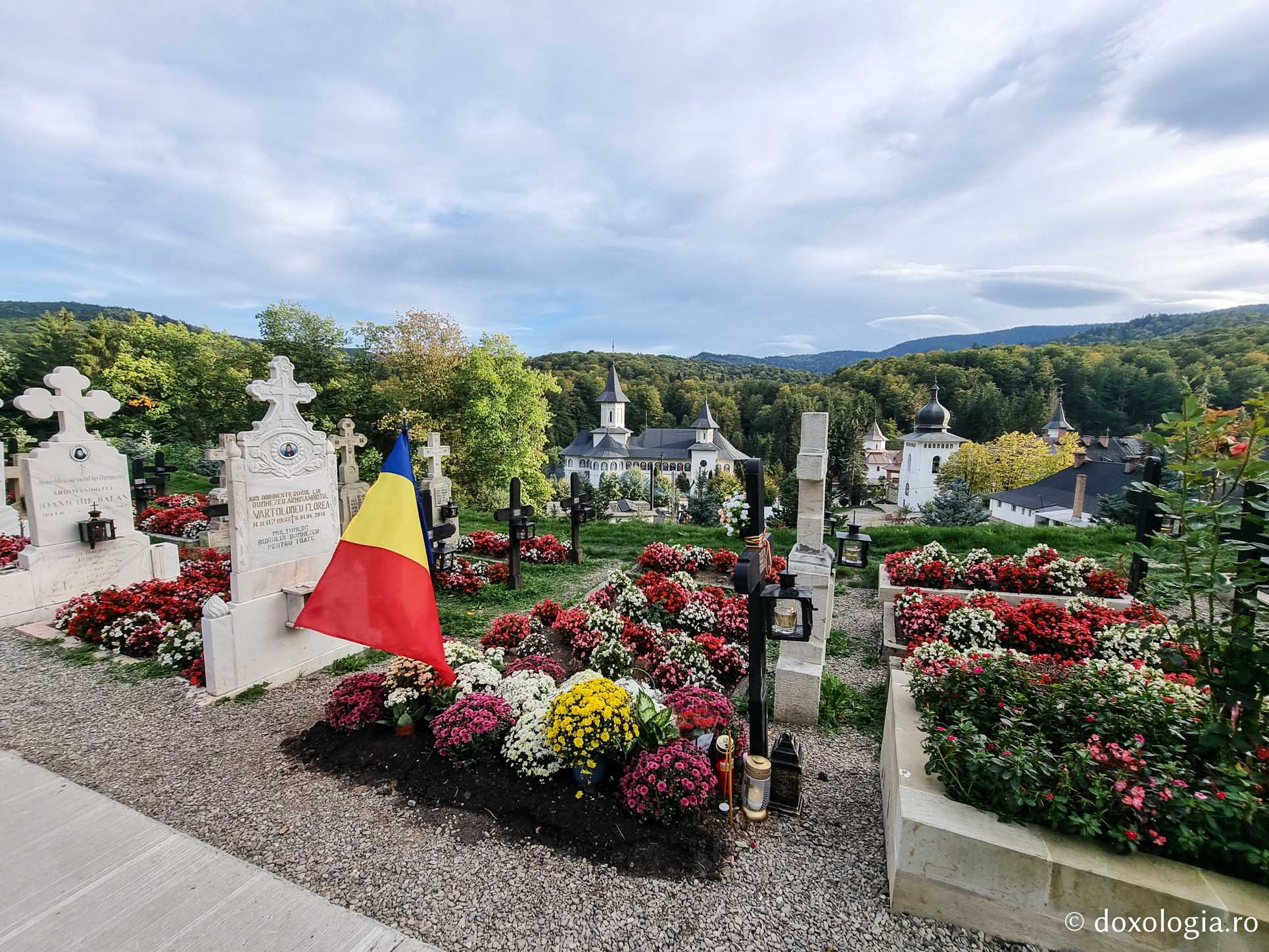 Mormântul Părintelui Simeon Zaharia