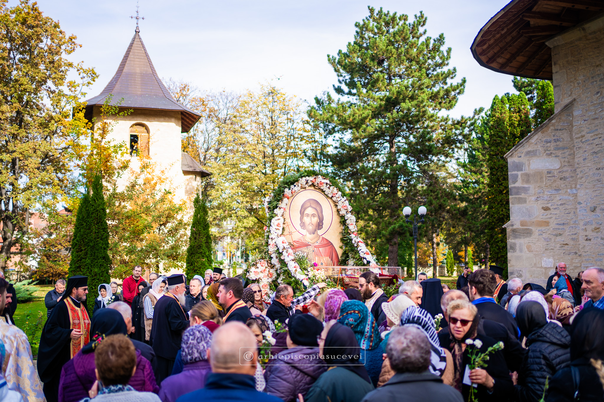 Procesiune cu sfintele moaște ale Sfântului Ioan cel Nou de la Suceava / Foto: Irina Ursachi Procesiune cu sfintele moaște ale Sfântului Ioan cel Nou de la Suceava