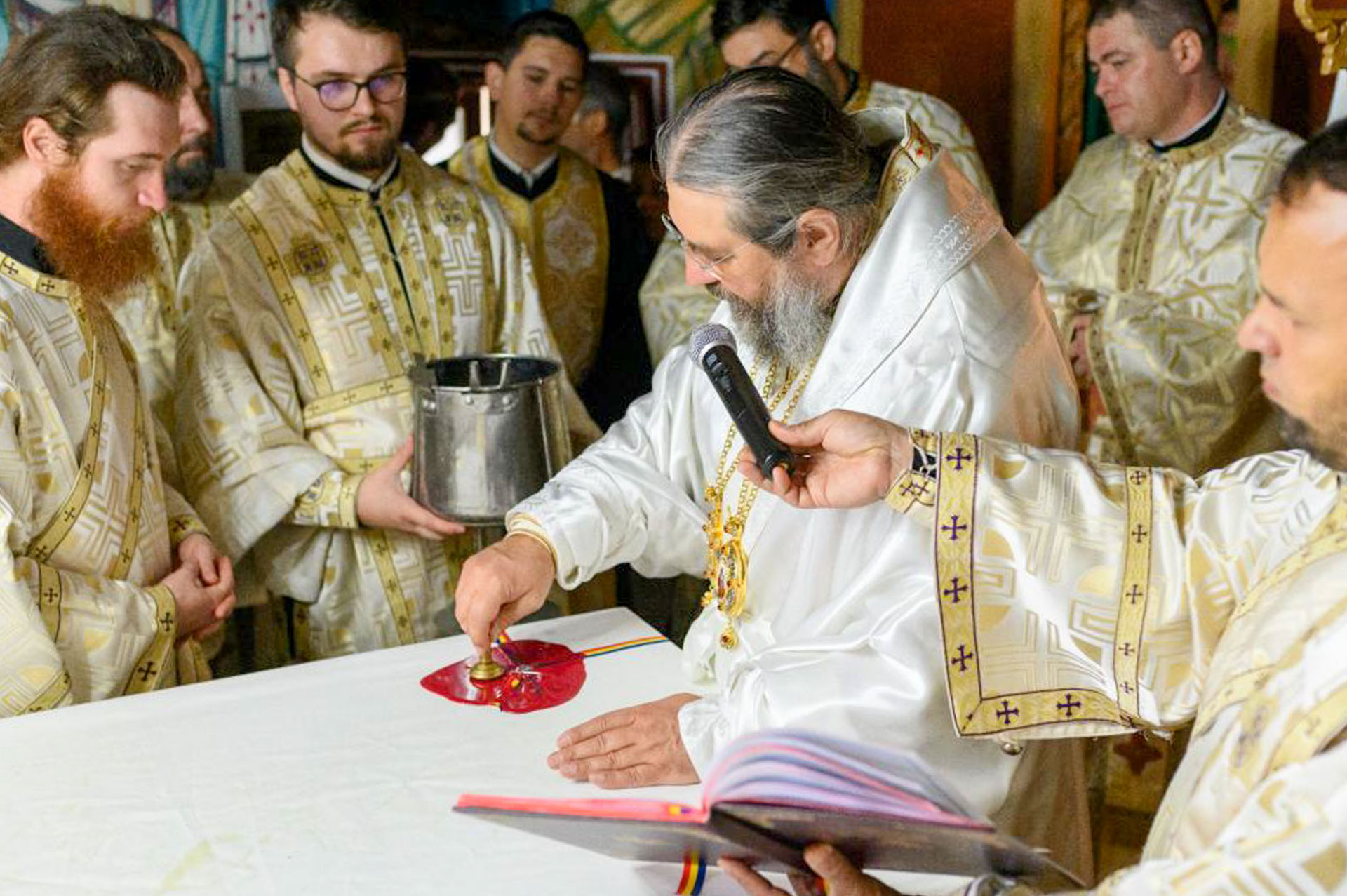 PS Nichifor Botoșăneanul a sfințit biserica din Bulbucani