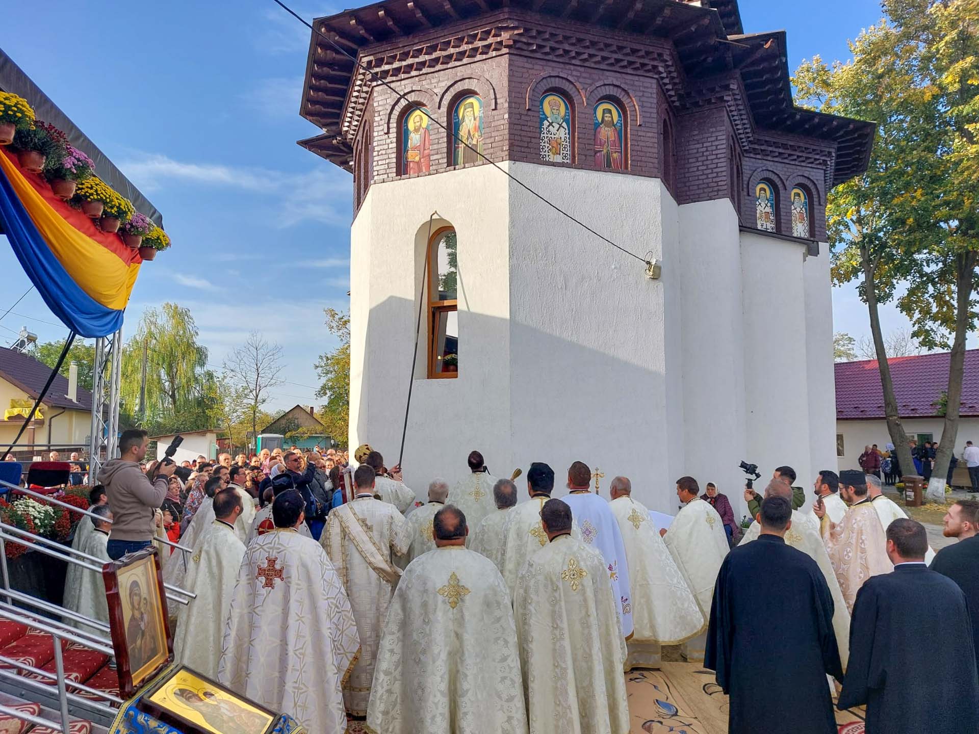 Slujbă de resfințire