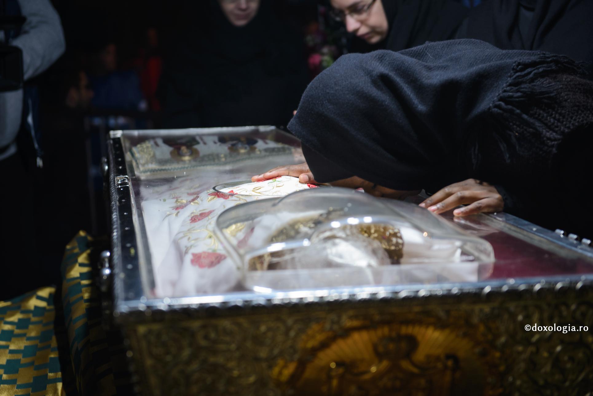 Maica Doroteea Ștefanache: „Cu rugăciunile Cuvioasei Parascheva, putem duce mai departe lucrările Bisericii noastre, chiar și pe aceste meleaguri”