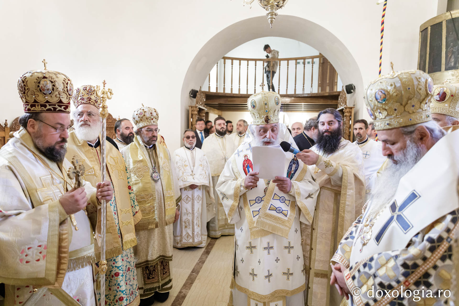 Resfințirea Bisericii „Sfântul Arhidiacon Ștefan” Țicău, Iași / Foto: Oana Nechifor Resfințirea Bisericii „Sfântul Arhidiacon Ștefan” Țicău, Iași