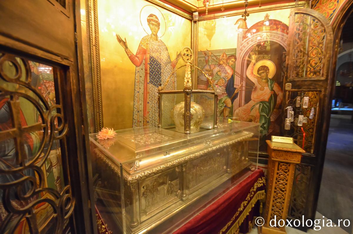 Sfântul Mare Mucenic Dimitrie, Izvorâtorul de Mir