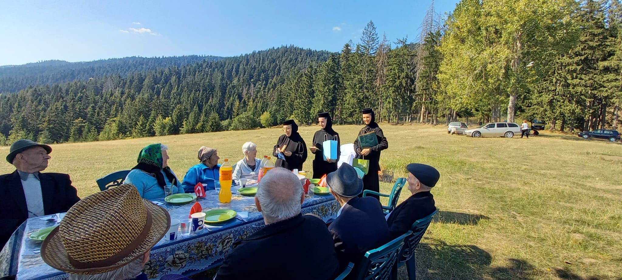 Beneficiarii Centrului „Cuvioasa Nazaria” al Mănăstirii Văratec