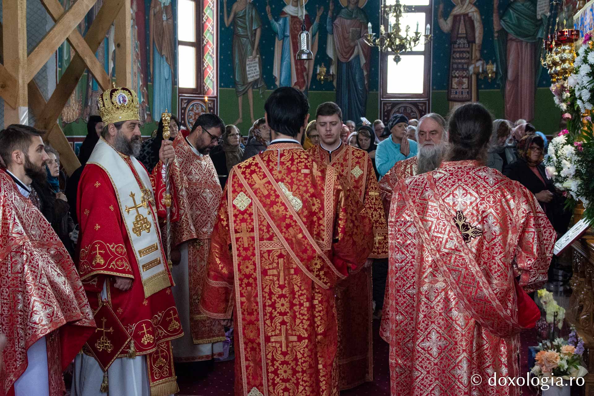 PS Nichifor Botoșăneanul, alături de soborul slujitor