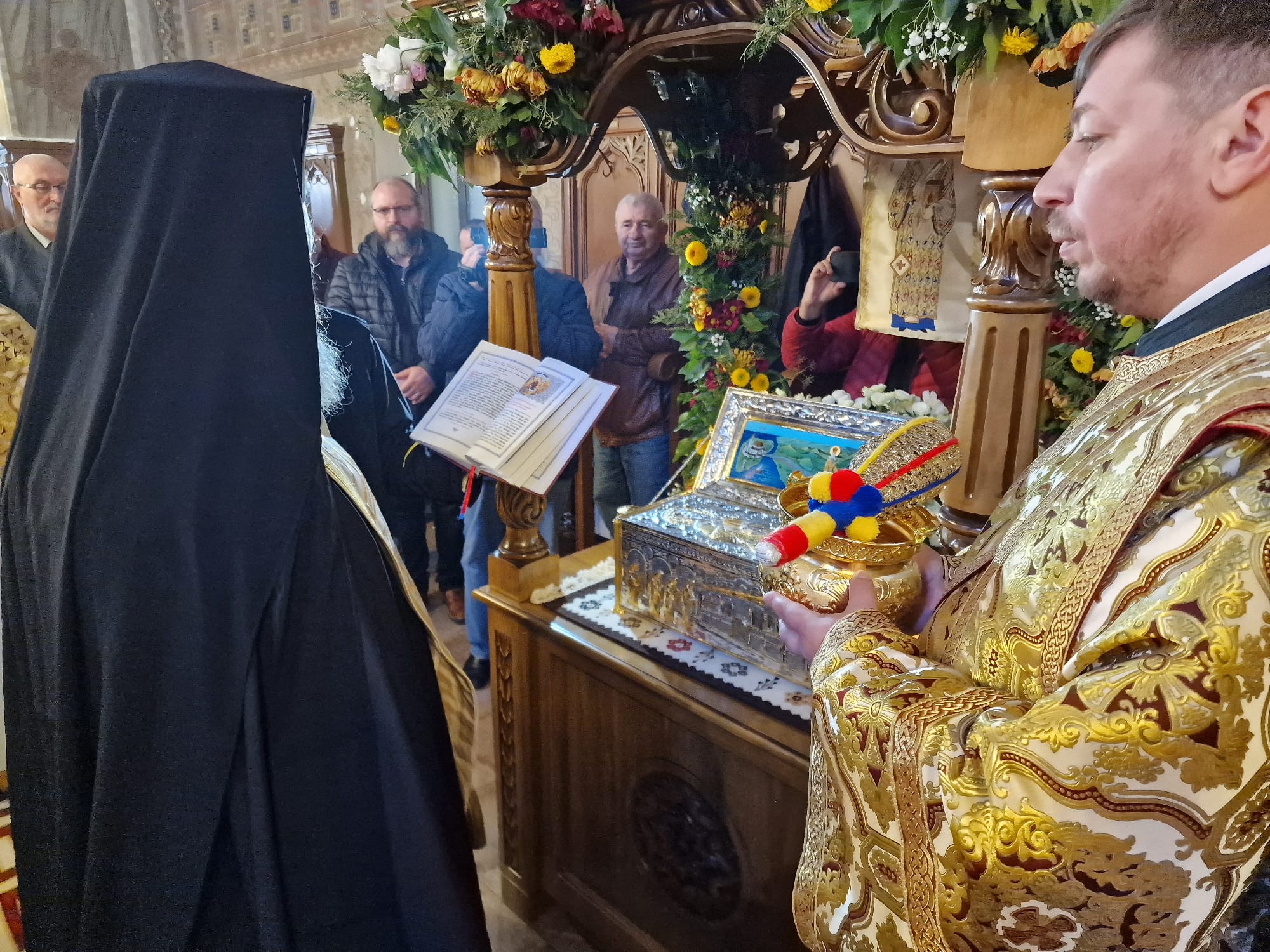 Rugaciune la racla Sfântului Nectarie