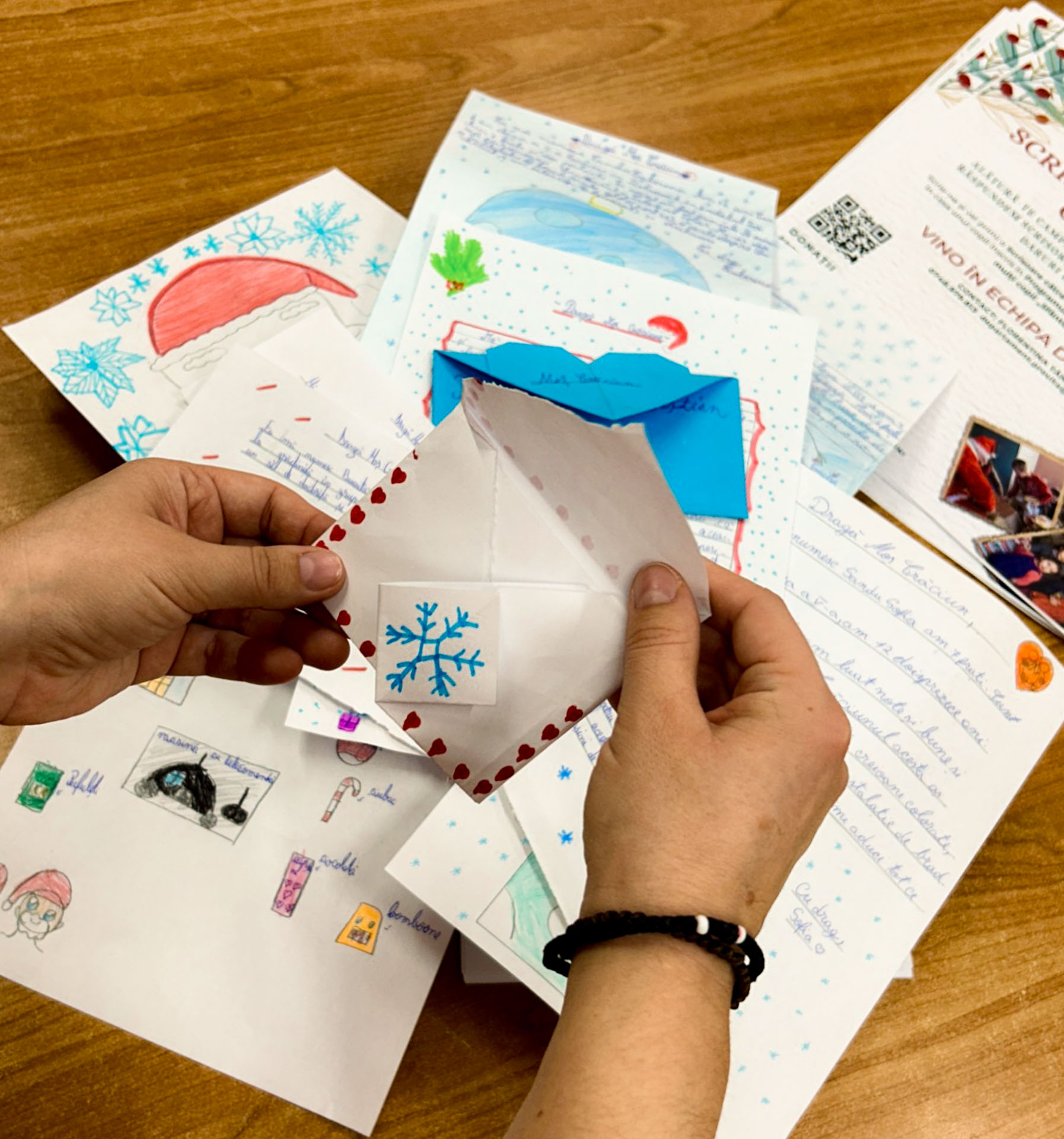 Scrisori de la copii necăjiți pentru Moș Crăciun