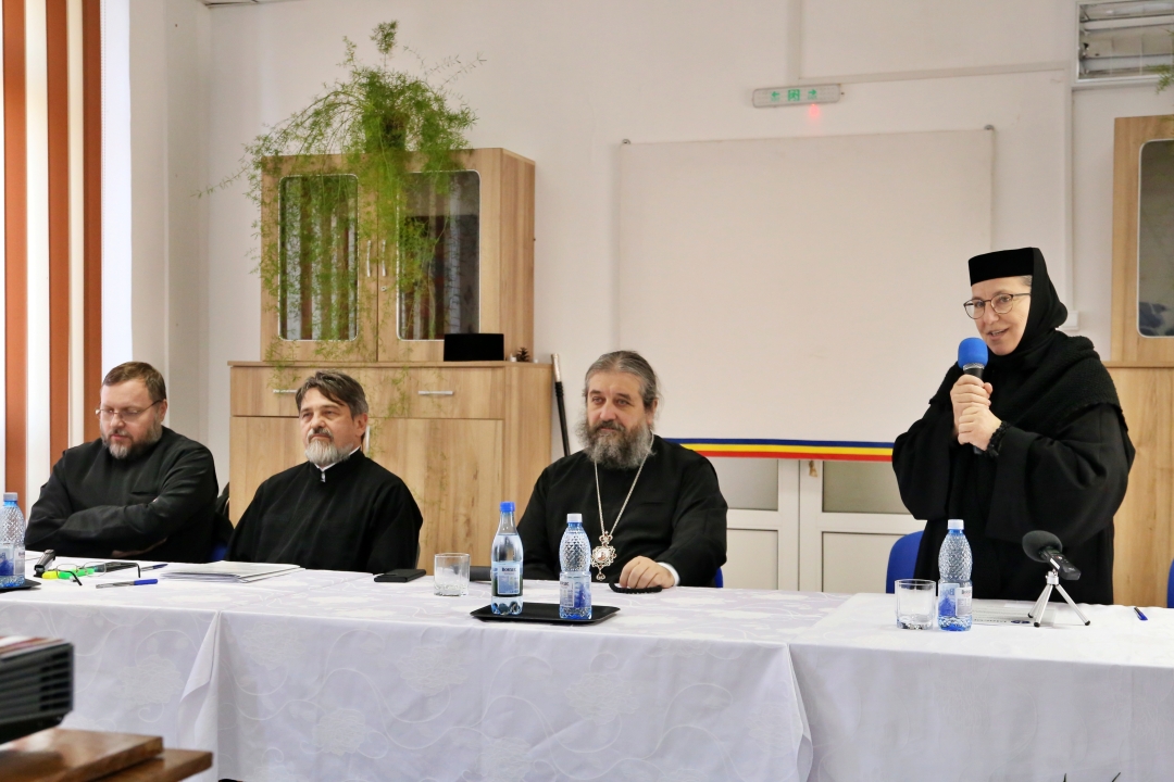 Stavrofora Iosefina Giosanu, stareța Mănăstirii Văratec, le-a vorbit asistenților prezenți / Foto: Flavius Popa Stavrofora Iosefina Giosanu, stareța Mănăstirii Văratec, le-a vorbit asistenților prezenți / Foto: Flavius Popa
