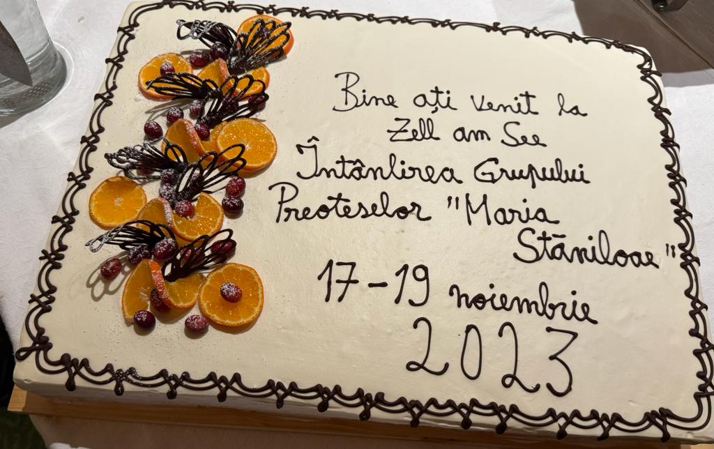 Tort festiv pentru întâlnirea preoteselor