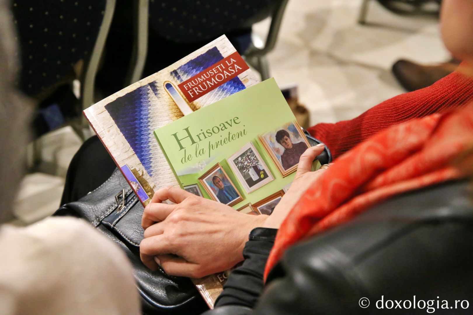 Publicații de la Editura Doxologia, prezente la inaugurarea Muzeului Mănăstirii Frumoasa / Foto: Flavius Popa