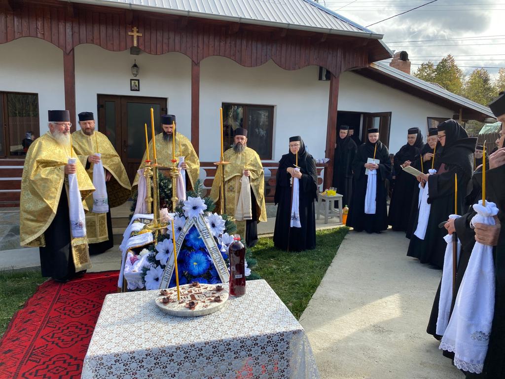 Maica Ambrozia Ravaru a trecut la cele veșnice