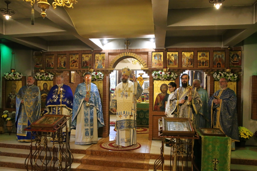 Slujbă de hram la Biserica „Izvorul Tămăduirii” CUG - Iași, cu prilejul Intrării în biserică a Maicii Domnului / Foto: Flavius Popa