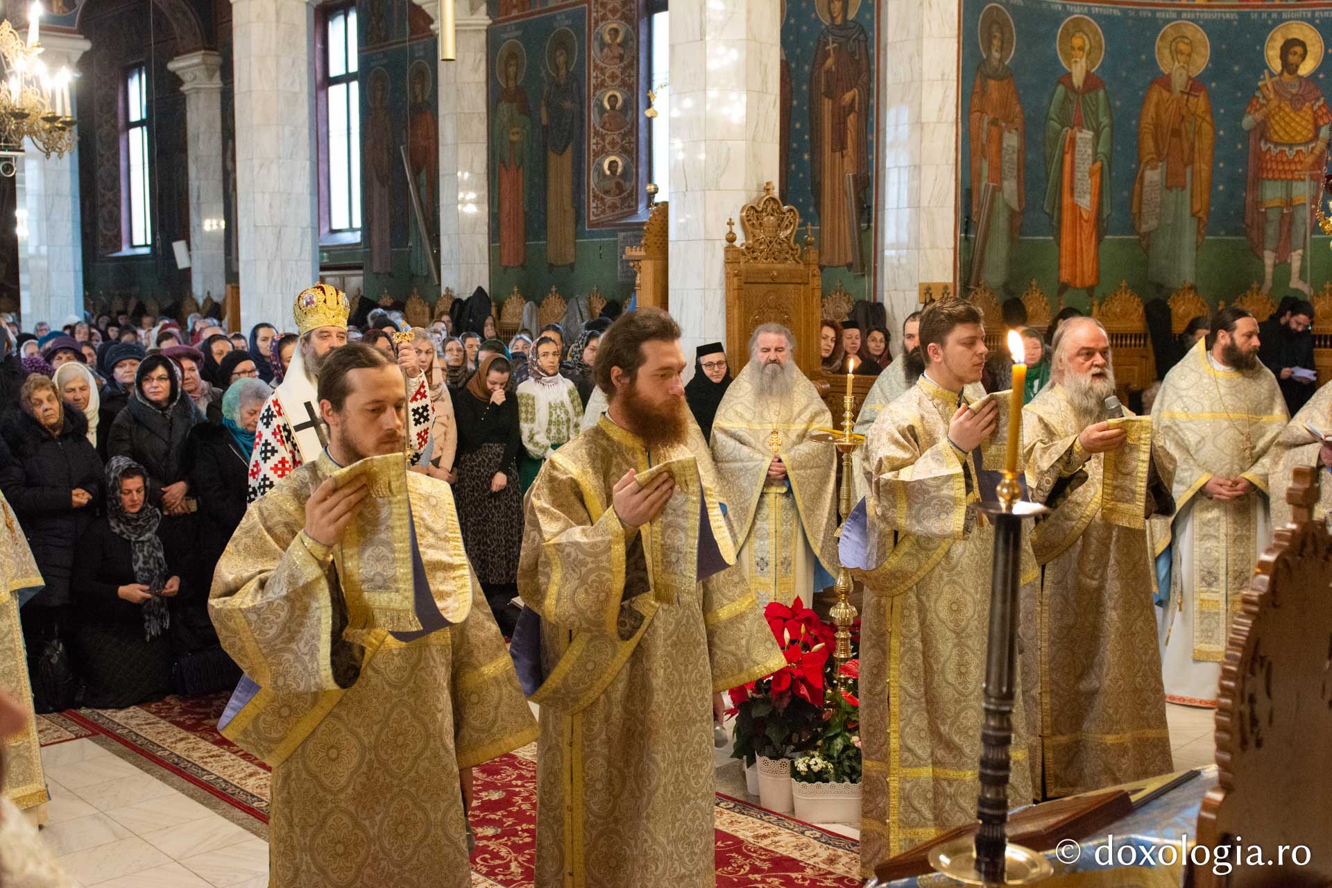 Diaconi, rostind ectenii