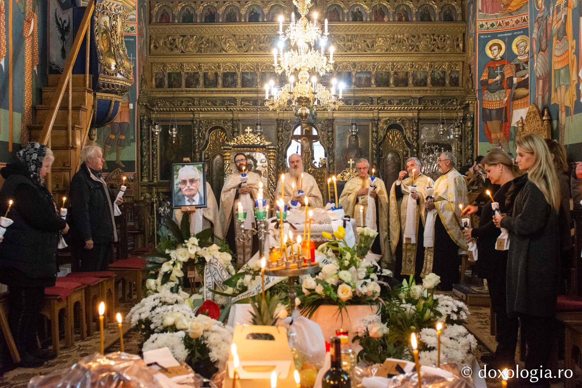 Domnul inginer Ștefan Darabană, expert în domeniul construcțiilor, a fost înmormântat la Iași / Foto: Mihail Vrăjitoru Domnul inginer Ștefan Darabană, expert în domeniul construcțiilor, a fost înmormântat la Iași