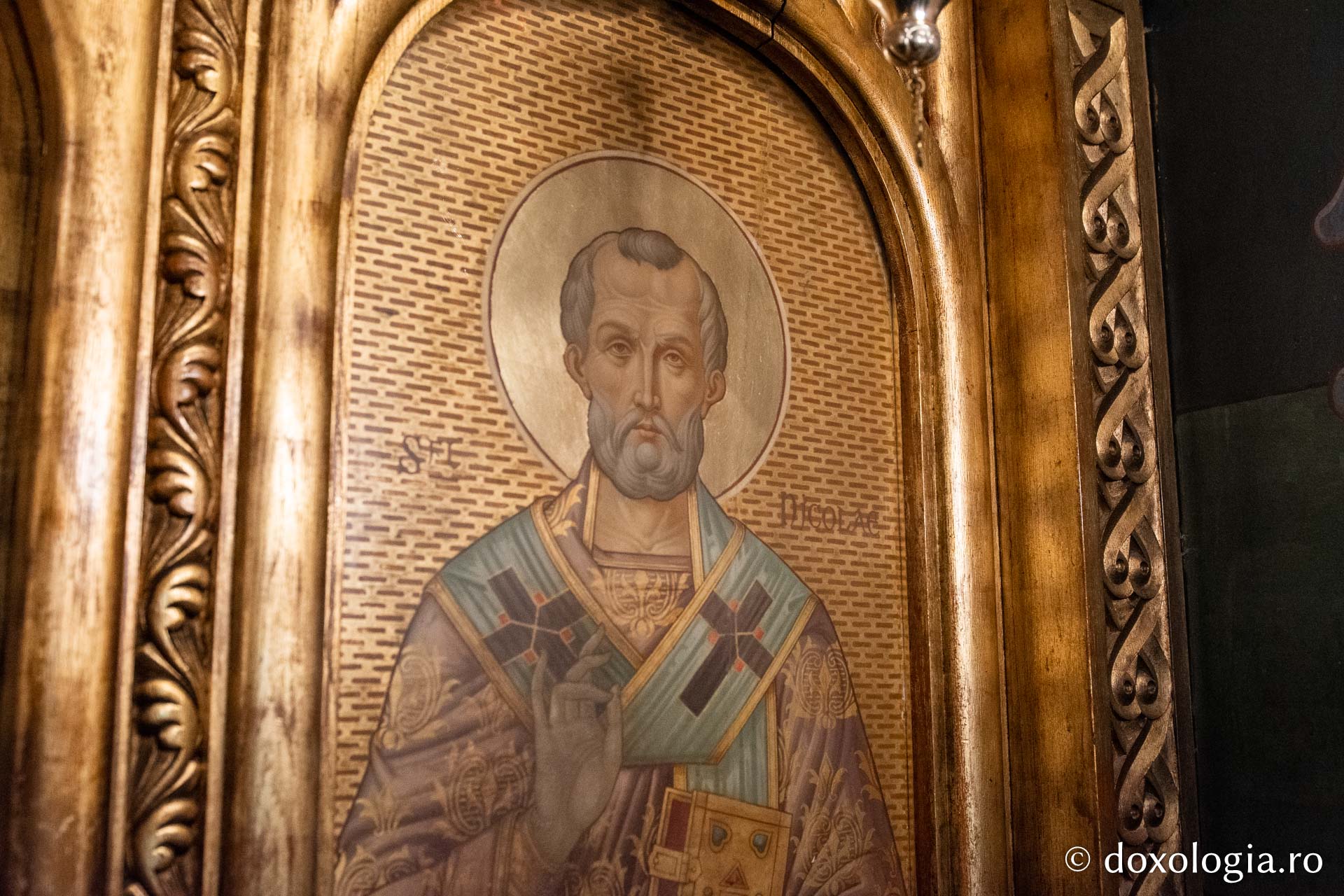 Icoană cu Sfântul Nicolae de pe Catapetesma Bisericii „Sfântul Nicolae Domnesc” din zona Palatului Culturii Iași / Foto: Mihail Vrăjitoru Icoană cu Sfântul Nicolae
