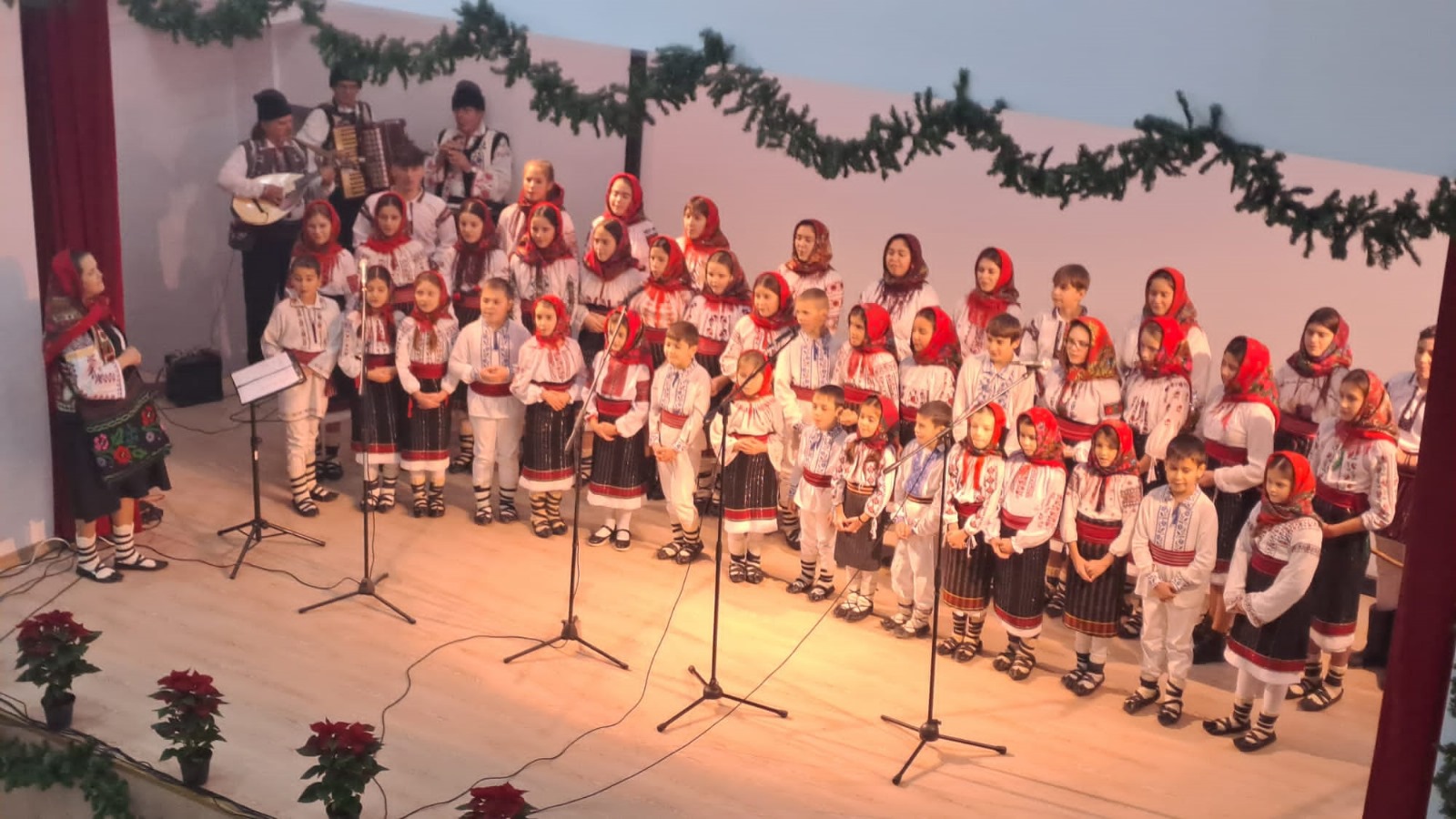 Concert de colinde în Protopopiatul Hârlău