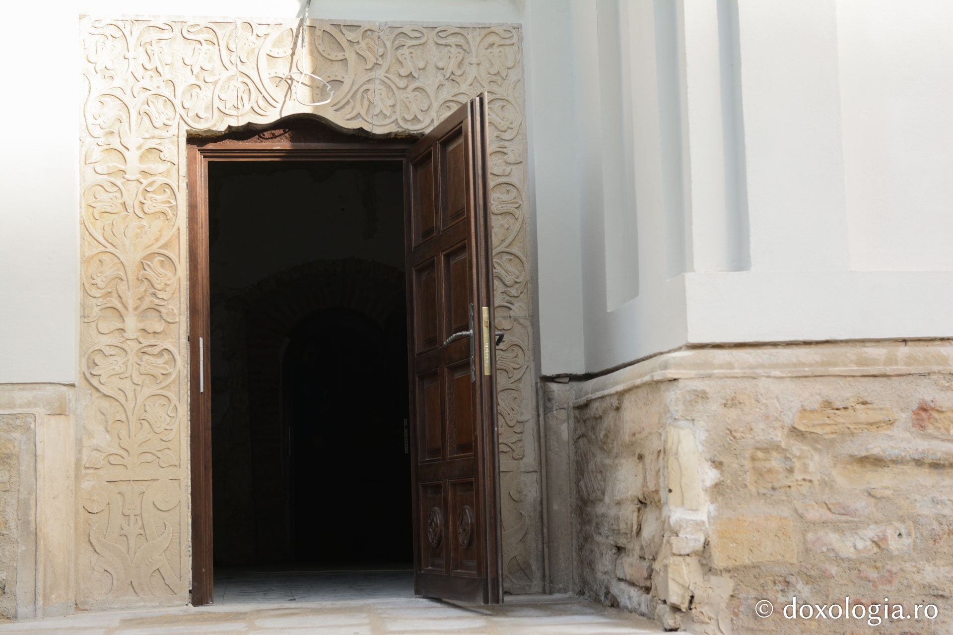 Lucrările de restaurare ale bisericilor „Sfinţii Teodori” din Iași și „Sfântul Dimitrie” din Soroca – Republica Moldova au fost finalizate