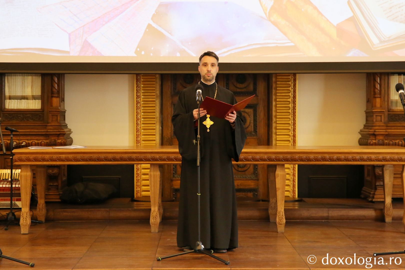 pr. Florin Marica, coordonatorul proiectelor „Alege Școala!” din partea Patriarhiei Române