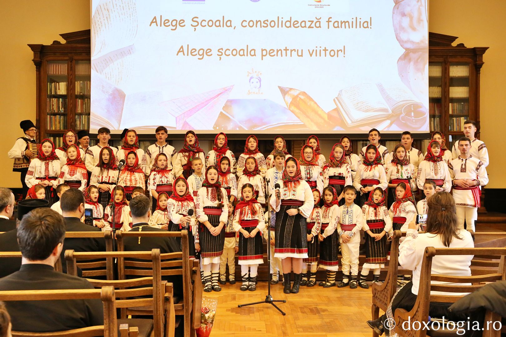 La Iași a avut loc Festivitatea de încheiere a proiectelor „Alege Școala!”