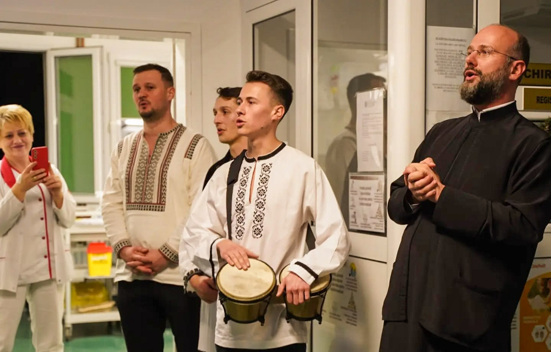 colindători la Spitalul Județean de Urgență Alba Iulia