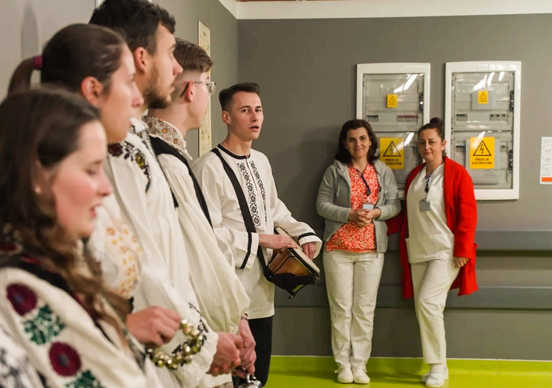 colindători la Spitalul Județean de Urgență Alba Iulia