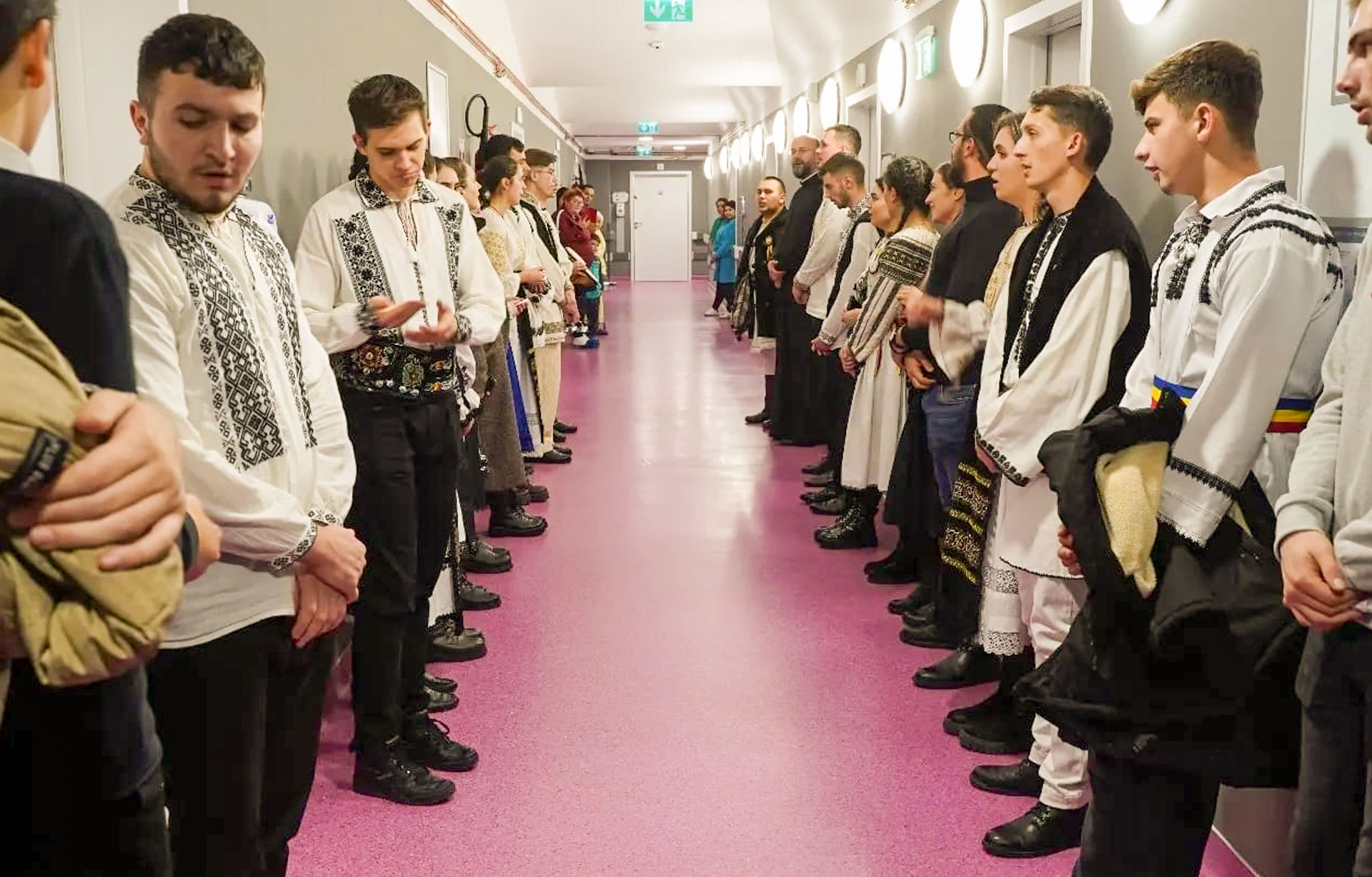 colindători la Spitalul Județean de Urgență Alba Iulia