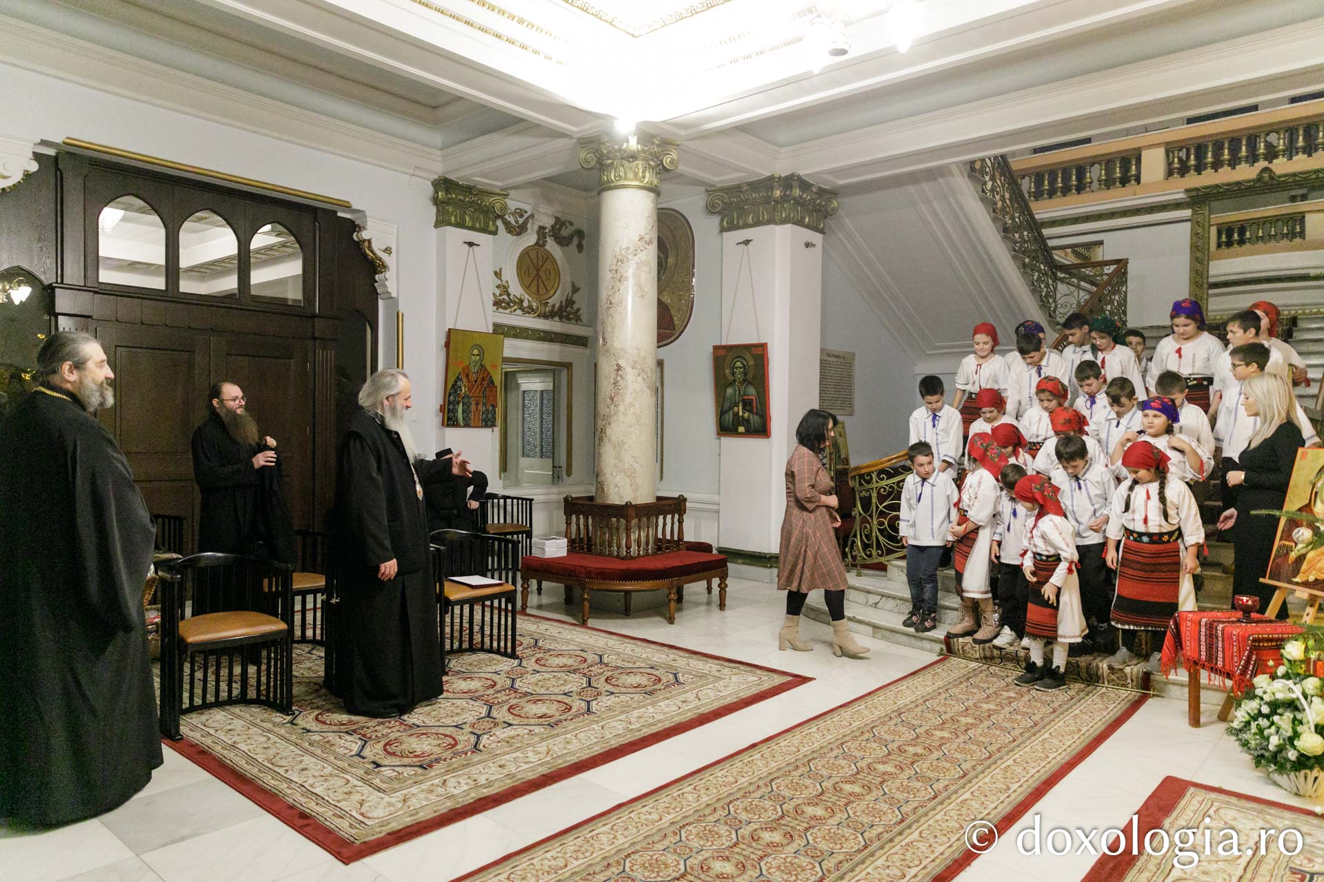 (Foto) Centrul de zi pentru copii „Mia Casa Inculeț” Bârnova – Colindători la Reședința Mitropolitană 2023