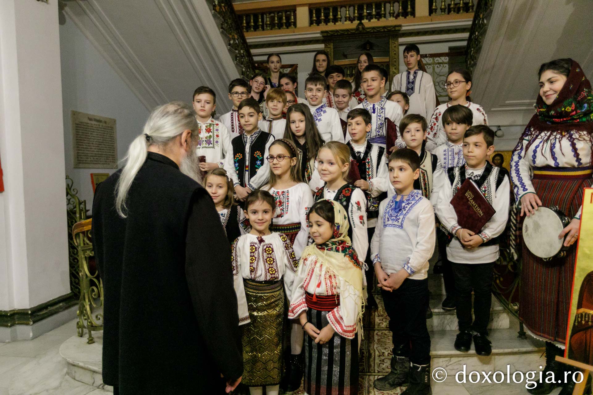 (Foto) Byzantion și Mini-Byzantion – Colindători la Reședința Mitropolitană 2023