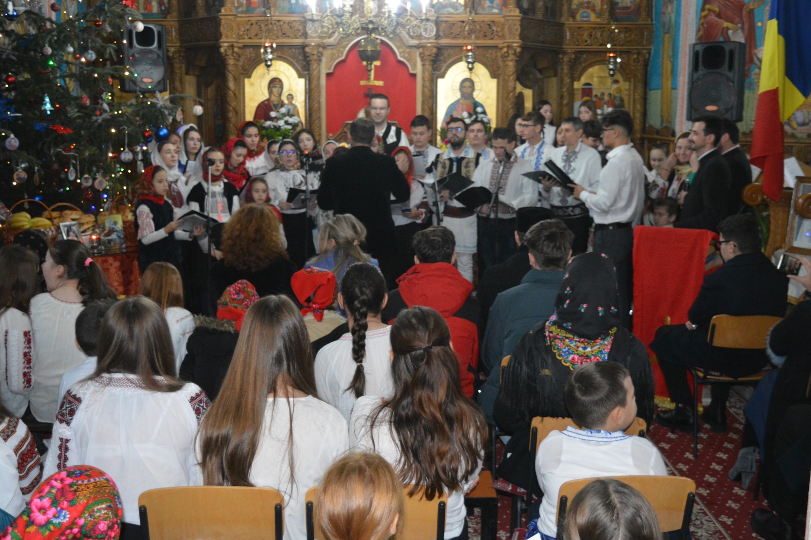 Colindători la Parohia Victoria Stăuceni