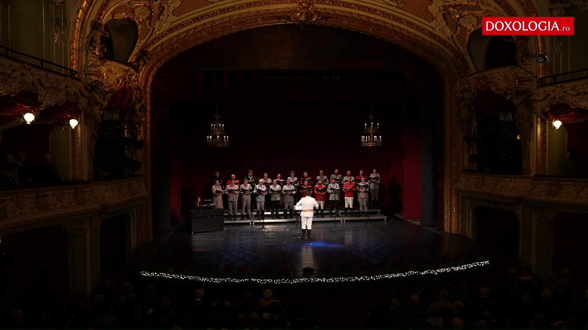 (Video) „Corul Marii Uniri” al Ateneului din Iași – Sus inima, români!