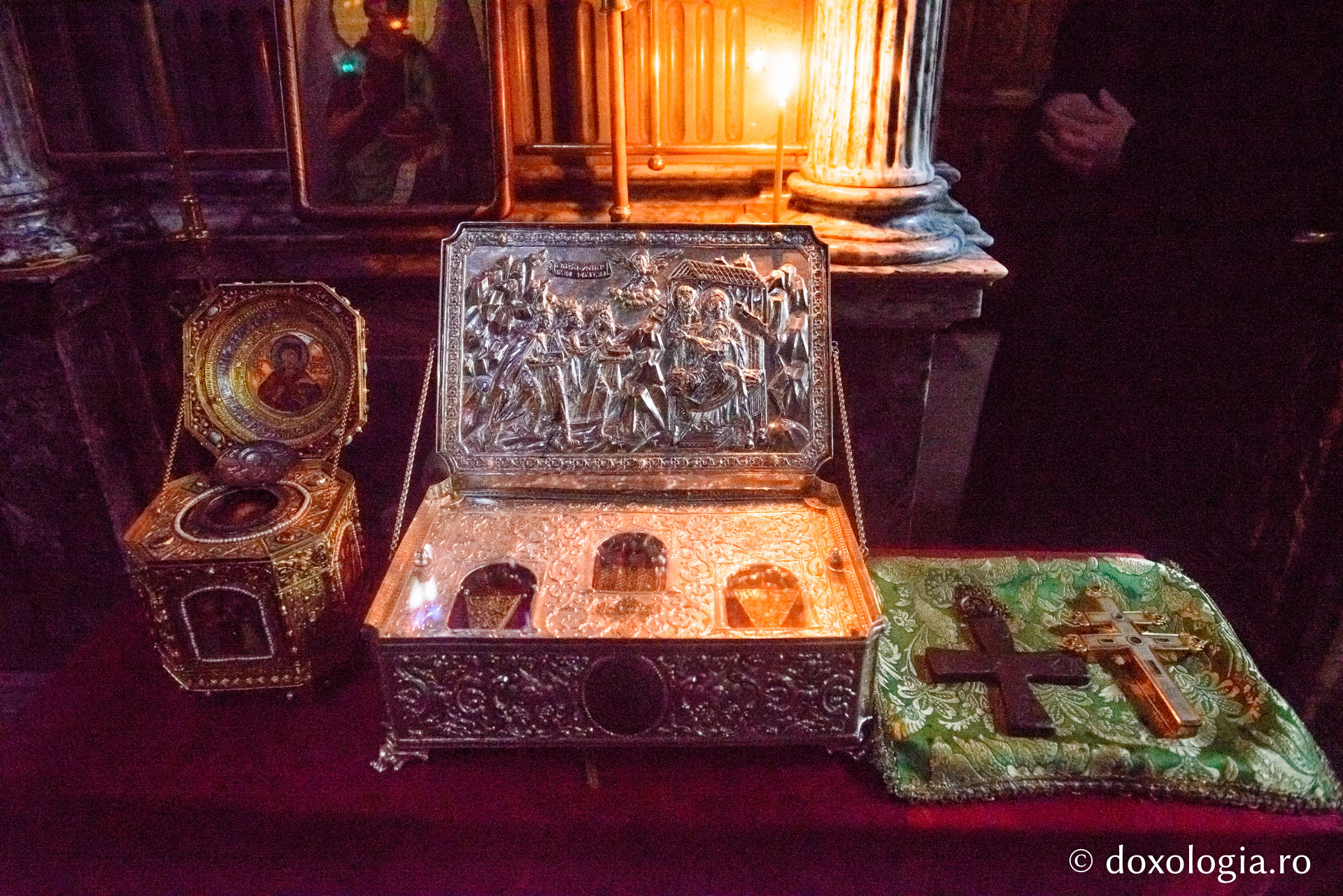 Aur, smirnă și tămâie - darurile magilor