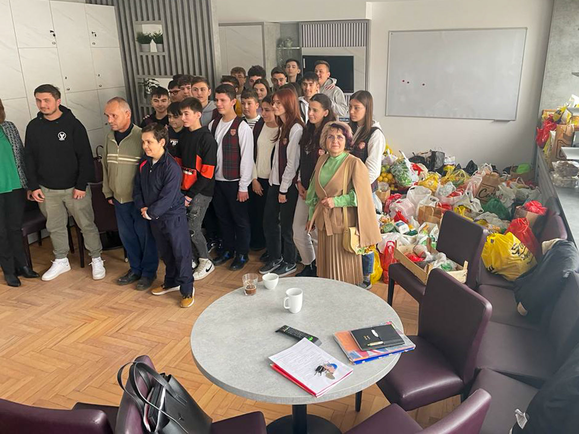 Elevii liceului „Vasile Conta” Târgu-Neamț