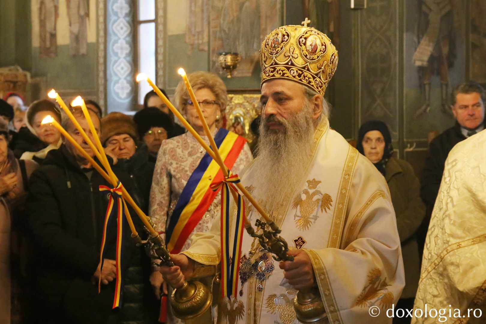 IPS Teofan la Parohia Budești / Foto: Flavius Popa Sfânta Liturghie cu IPS Teofan