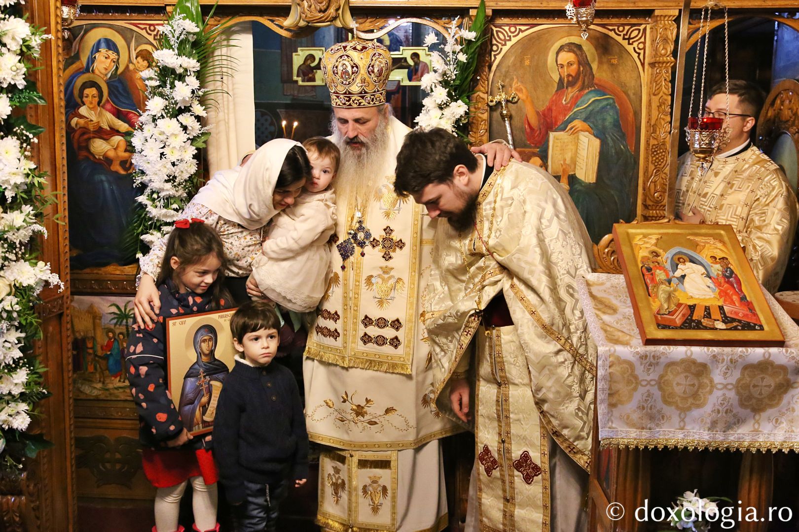 Pr. Mihail Afloarea, hirotesit de IPS Teofan întru iconom stavrofor / Foto: Flavius Popa preot hirotesit iconom stavrofor