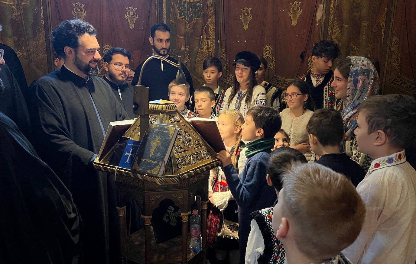 Corul MiniByzantion, dirijat de lect. dr. Adrian Sîrbu