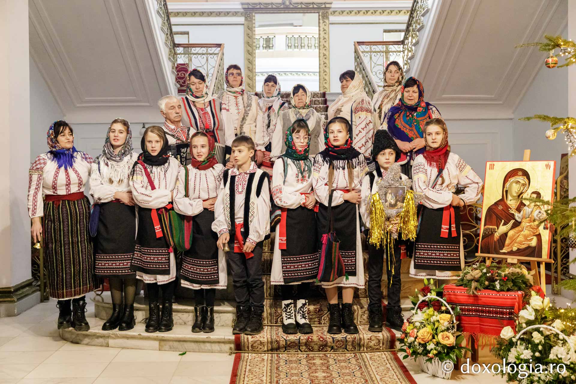 (Foto) Parohia Bogheni, Republica Moldova – Colindători la Reședința Mitropolitană 2023