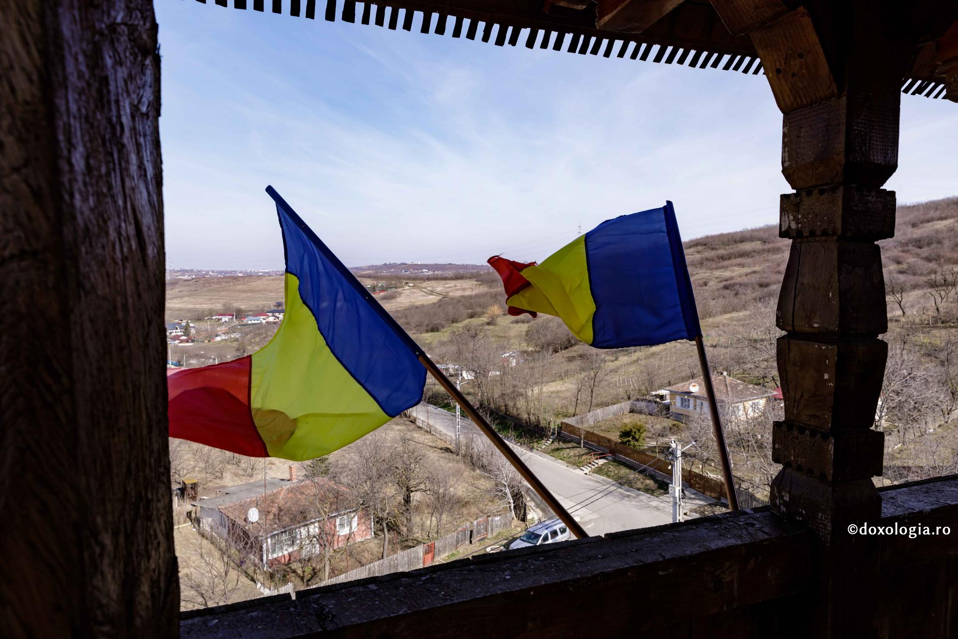 Slujbe de pomenire a eroilor Revoluției din decembrie 1989 / Foto: Oana Nechifor tricolor