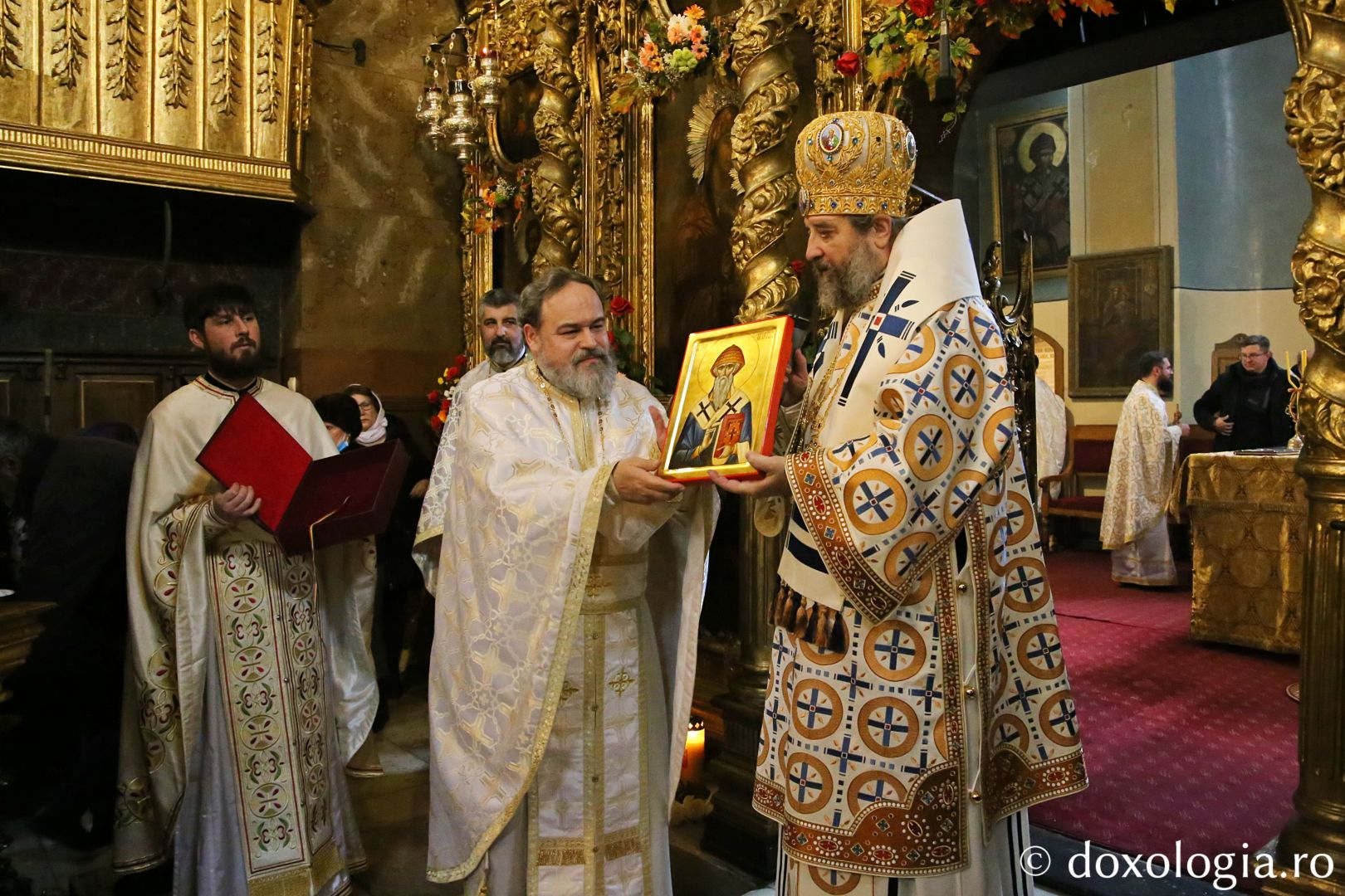 PS Nichifor Botoșăneanul, pr. Marian Timofte